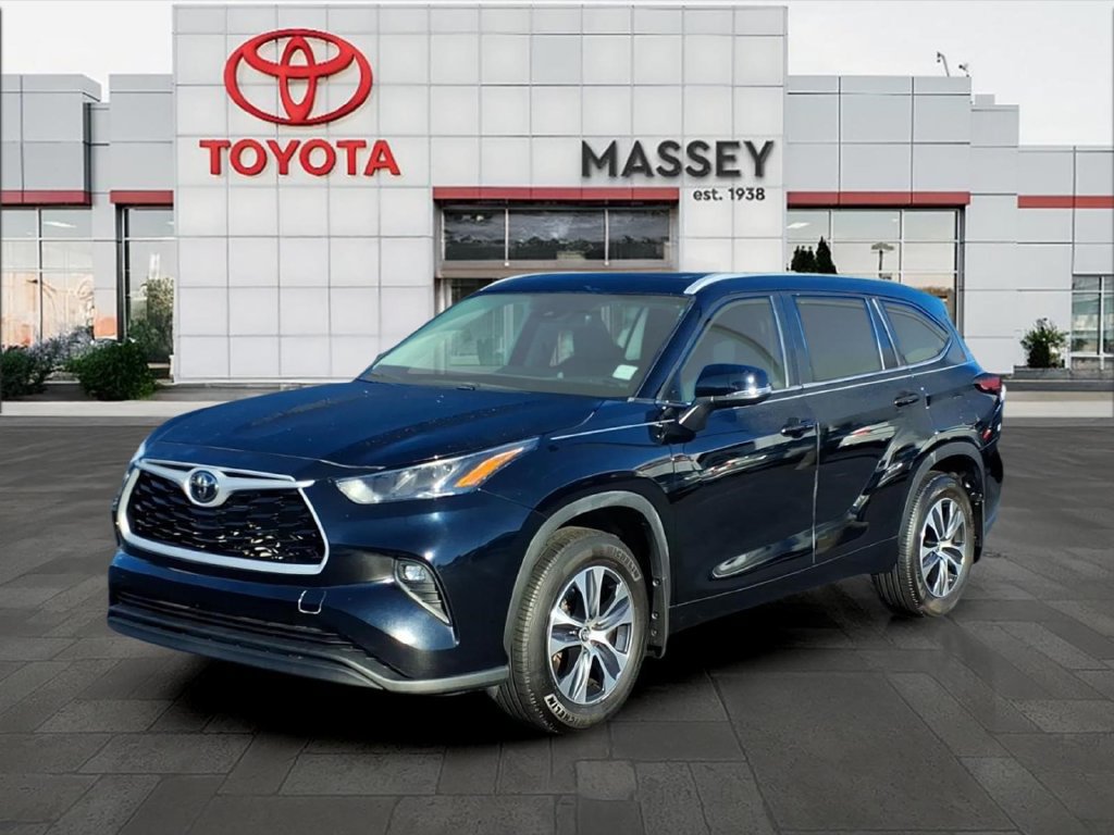 Used 2024 Toyota Highlander XLE FWD image 7