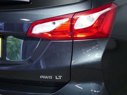 Used 2020 Chevrolet Equinox LT AWD/4WD image 17
