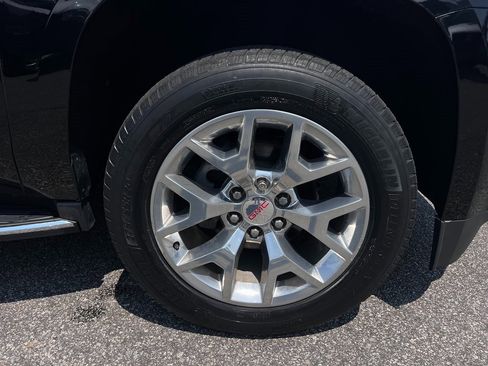 Used 2017 GMC Yukon SLE w/ SLE Value Package image 14