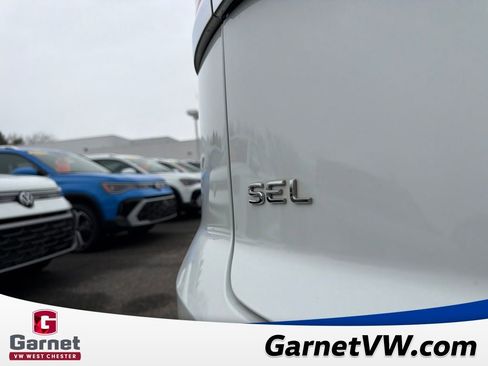 Used 2024 Volkswagen Atlas Cross Sport SEL R-Line image 52