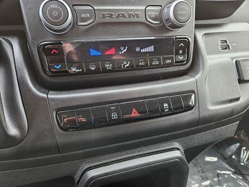 Used 2025 RAM ProMaster 2500 w/ Convenience Group image 24