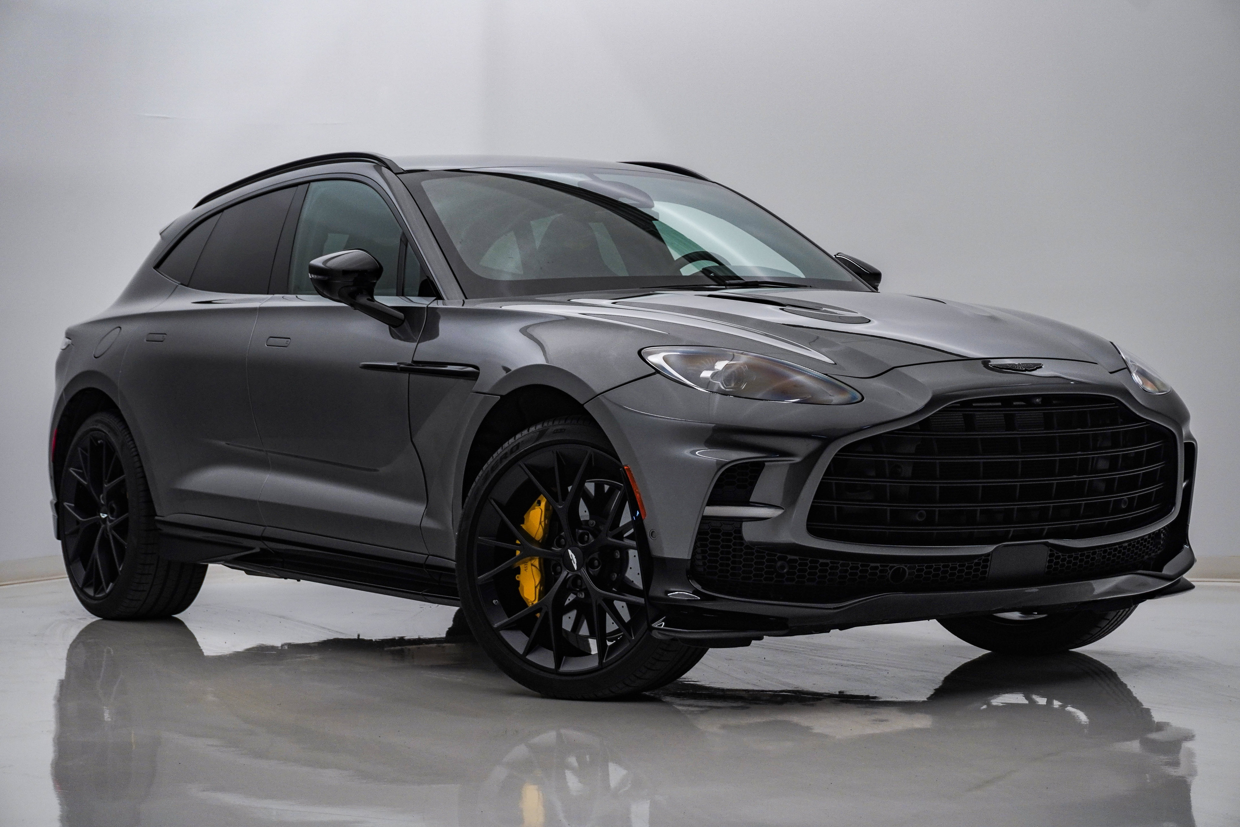 Used 2026 Aston Martin DBX 707 AWD/4WD image 1