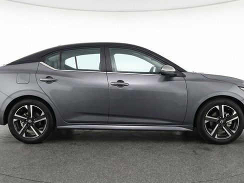 Used 2025 Nissan Sentra SV FWD image 11
