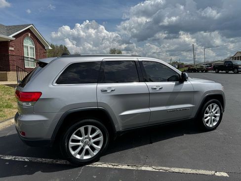 Used 2017 Jeep Grand Cherokee Limited image 9