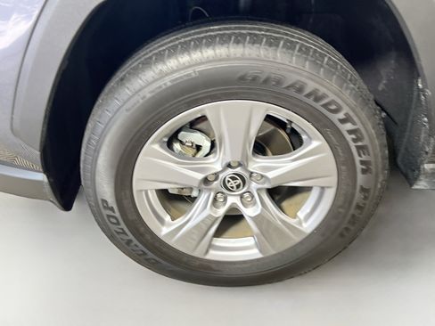 Used 2025 Toyota RAV4 XLE w/ Convenience Package FWD image 14