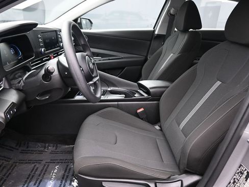 Certified 2024 Hyundai Elantra SE image 10