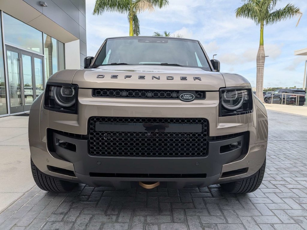 New 2026 Land Rover Defender 110 OCTA AWD/4WD image 9