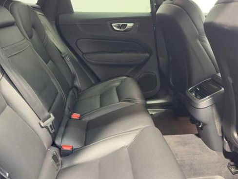 Used 2019 Volvo XC60 T5 Inscription w/ Protection Package AWD/4WD image 16
