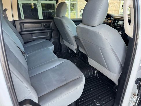 Used 2018 RAM 2500 Tradesman w/ Chrome Appearance Group image 21