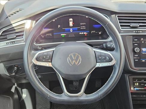 Used 2023 Volkswagen Tiguan SE FWD image 14