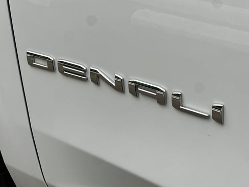 Used 2021 GMC Yukon Denali image 29