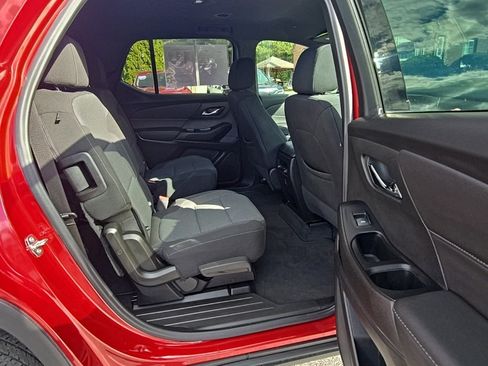 Used 2023 Chevrolet Traverse LT image 15