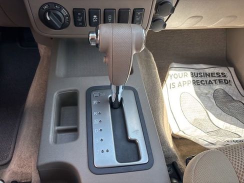 Used 2015 Nissan Frontier SV w/ SV Value Truck Package AWD/4WD image 14