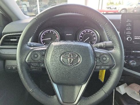 Used 2023 Toyota Camry SE FWD image 8