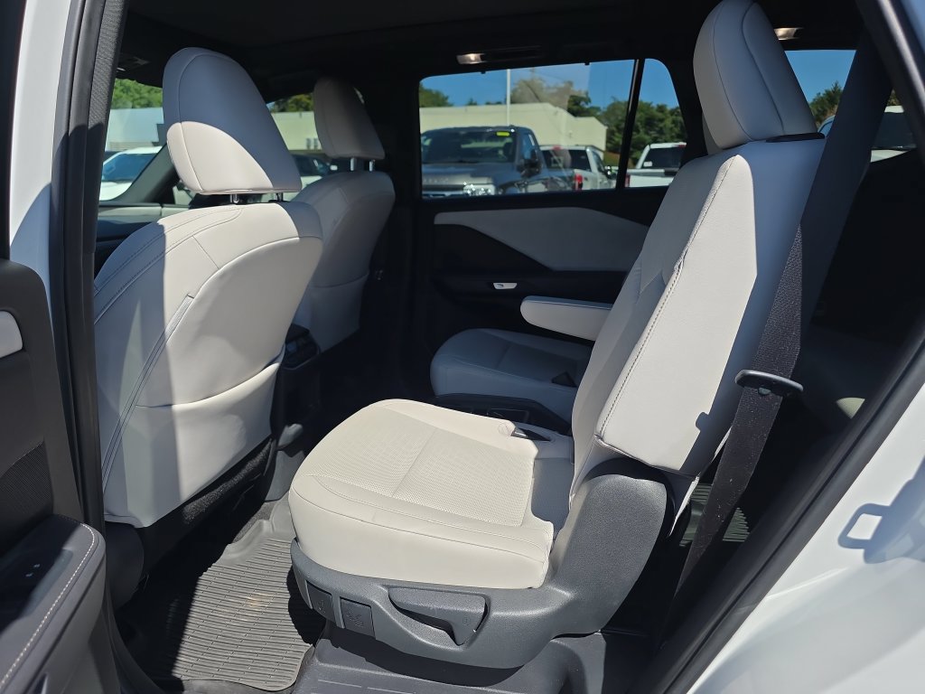 Used 2024 Lexus TX 350 AWD w/ Captains Chair Package image 17