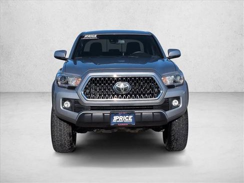 Used 2019 Toyota Tacoma TRD Off-Road image 2
