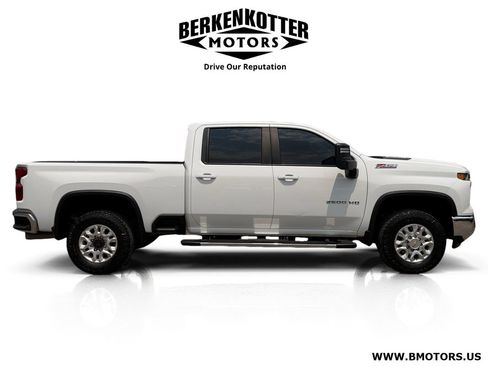 Used 2024 Chevrolet Silverado 2500 LT AWD/4WD image 2