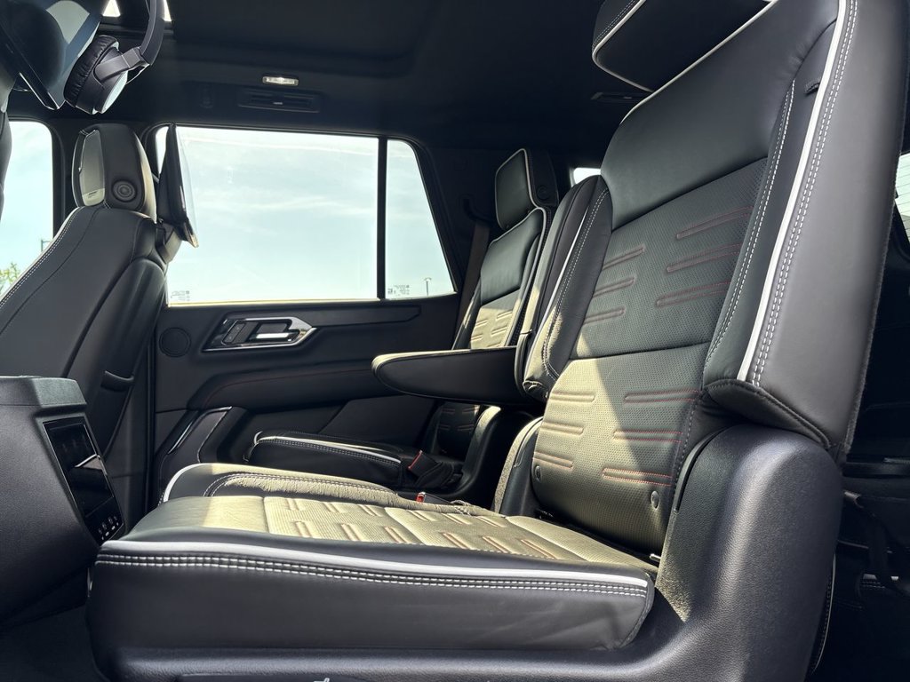 Used 2025 GMC Yukon AT4 Ultimate w/ LPO, Floor Liner Package AWD/4WD image 15