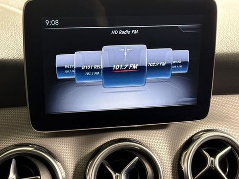 Used 2018 Mercedes-Benz GLA 250 4MATIC image 34