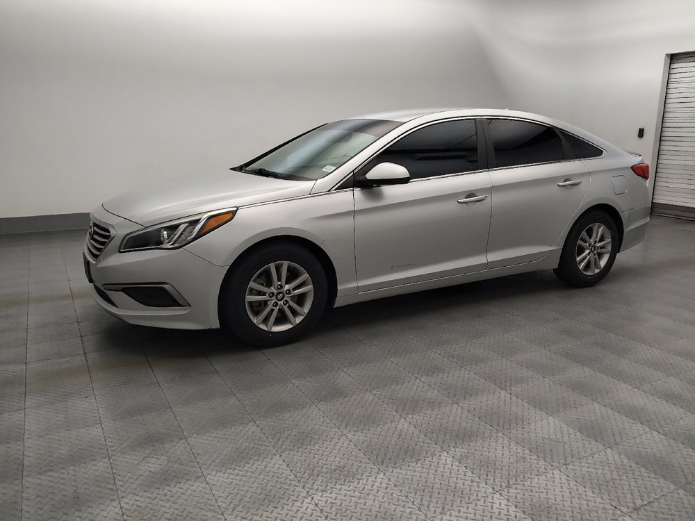 Used 2017 Hyundai Sonata SE w/ Cargo Package FWD image 2