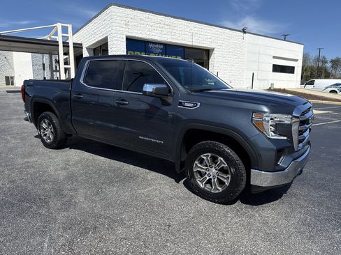 Used 2021 GMC Sierra 1500 SLE image 2