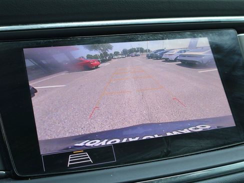 Used 2020 Buick Enclave Premium w/ Sun and Sites Package FWD image 33