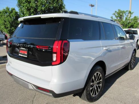Used 2025 Ford Expedition Platinum AWD/4WD image 6