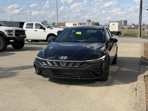 New 2026 Hyundai Elantra Sport FWD image 11