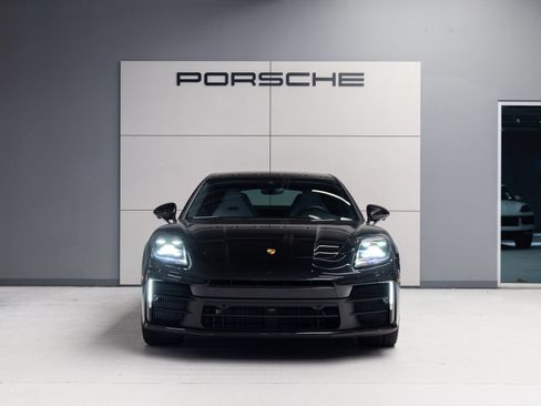 Certified 2025 Porsche Panamera image 10