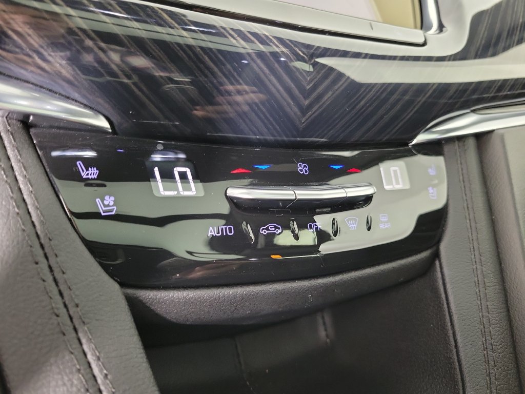 Certified 2023 Cadillac XT6 Premium Luxury w/ Technology Package FWD image 30