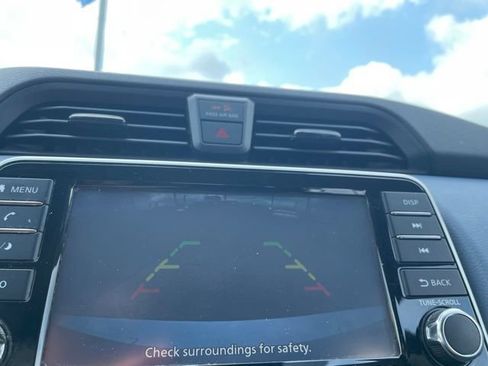 Used 2023 Nissan Versa SV FWD image 34