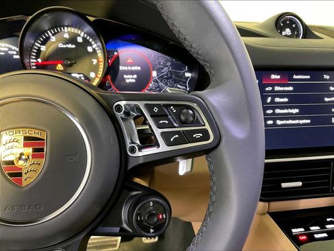 Certified 2022 Porsche Cayenne Turbo AWD/4WD image 28