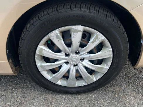 Used 2012 Toyota Corolla LE FWD image 13