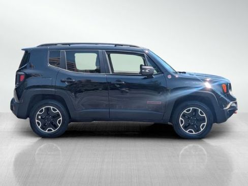 Used 2016 Jeep Renegade Trailhawk w/ Premium Trailhawk Package AWD/4WD image 3