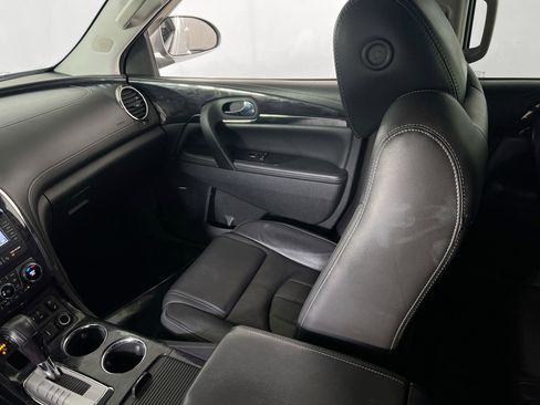Used 2017 Buick Enclave Premium image 24
