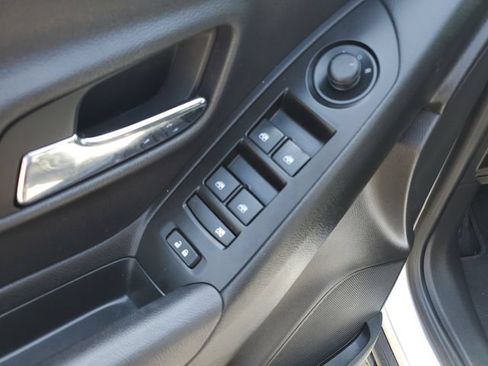 Used 2019 Chevrolet Trax LT w/ LT Convenience Package FWD image 21