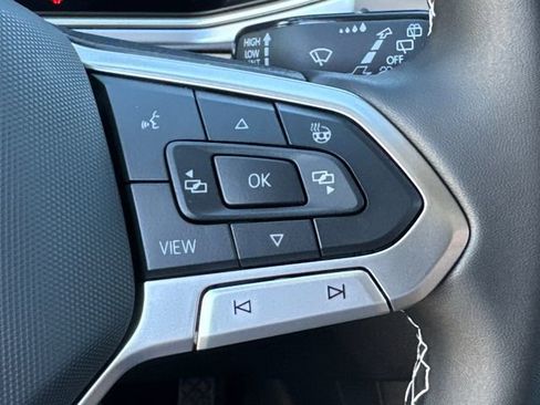 New 2025 Volkswagen Taos SE image 41