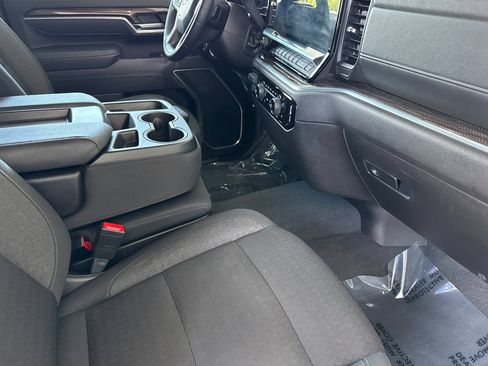 Used 2025 Chevrolet Silverado 2500 LT w/ Convenience Package AWD/4WD image 18