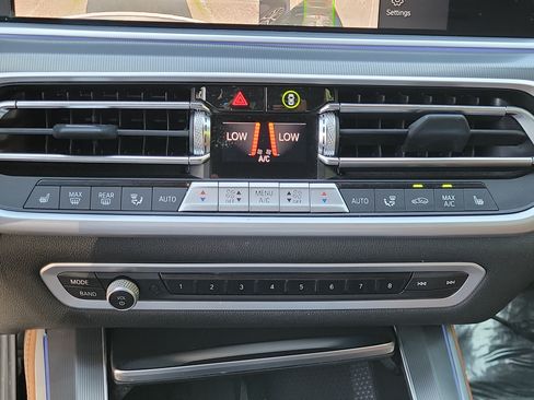 Certified 2023 BMW X5 sDrive40i w/ Premium Package RWD image 24