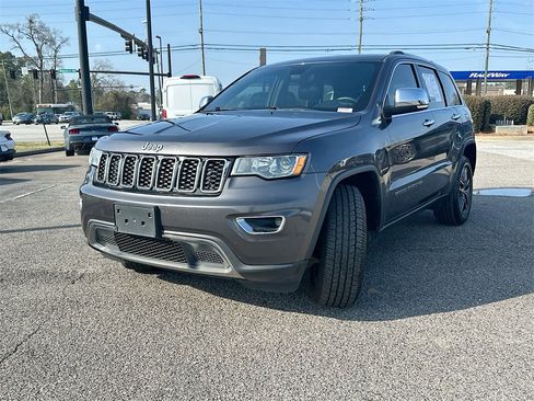 Used 2018 Jeep Grand Cherokee Limited image 2