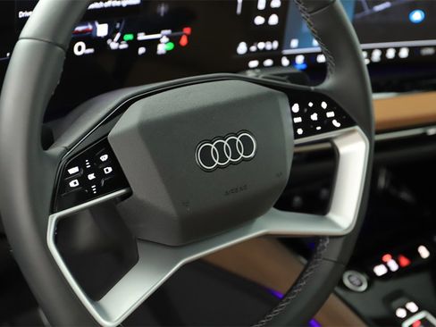 Used 2025 Audi A5 2.0T Prestige w/ 19" Wheel Package image 16