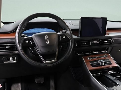Used 2024 Lincoln Aviator Reserve image 8