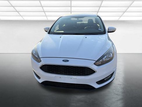 Used 2016 Ford Focus SE w/ Equipment Group 201A FWD image 6