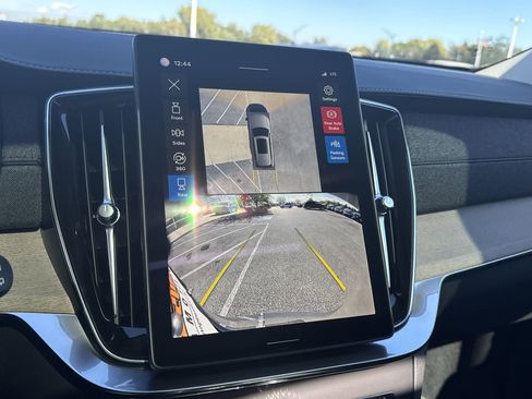 New 2026 Volvo XC90 B5 Plus w/ Protection Package image 14