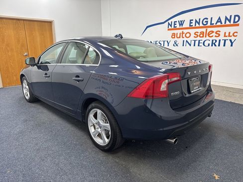Used 2012 Volvo S60 T5 image 2