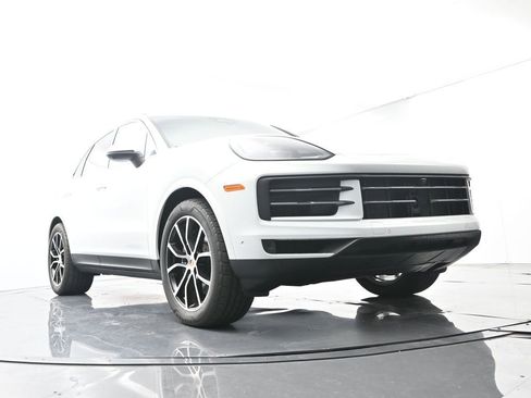Certified 2026 Porsche Cayenne AWD/4WD image 52