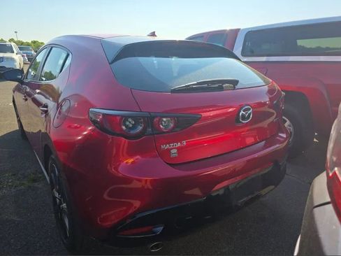 Used 2019 MAZDA MAZDA3 Hatchback w/ Preferred Package FWD image 9