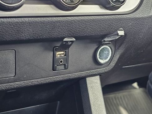 Used 2017 Toyota Tacoma SR5 image 19