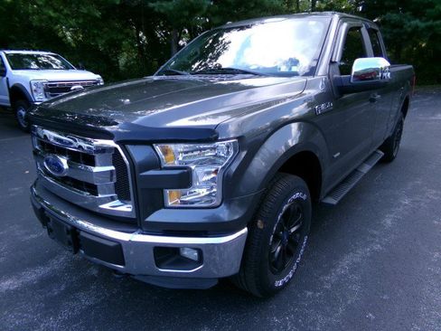 Used 2015 Ford F150 XL w/ Equipment Group 101A Mid AWD/4WD image 4