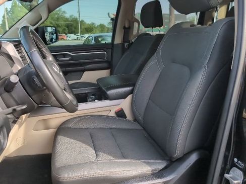 Used 2021 RAM 1500 2WD Crew Cab image 8